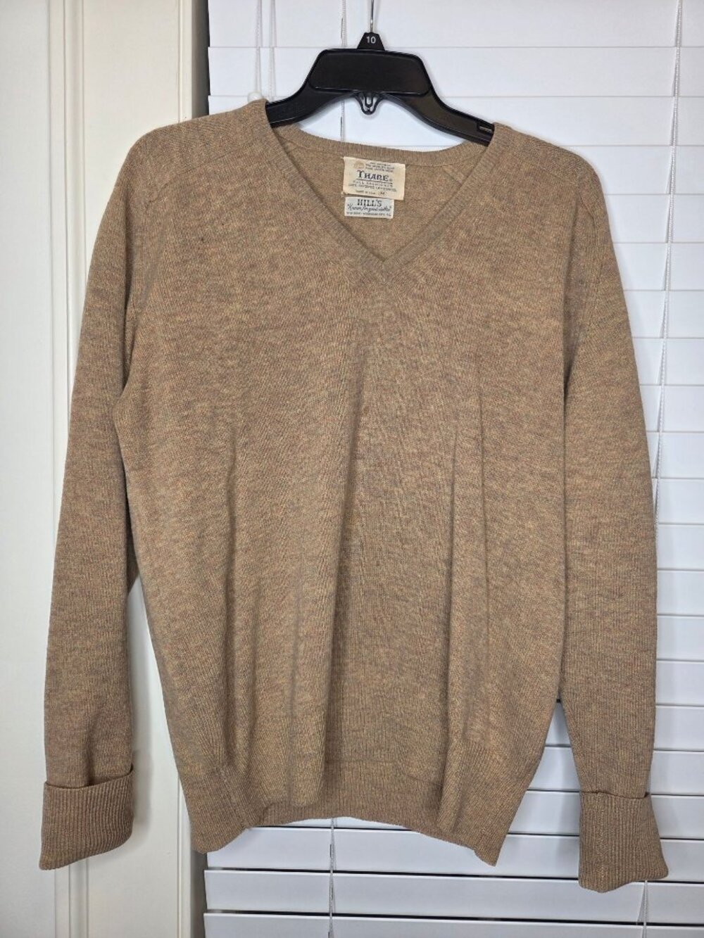 VTG Lambswool V-Neck Sweater Pullover Tan M USA Made Natural Fiber Flaw - Picture 1 of 8